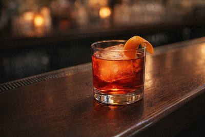 How to Craft the Perfect Gin Cocktails at Home: A Bartender's Guide